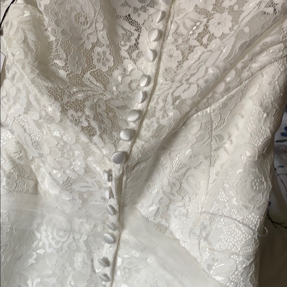 NWT stunning wedding dress in ivory - Picture 5 of 9